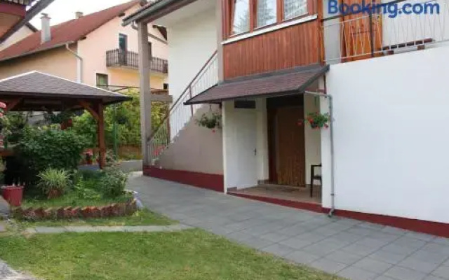 Apartments Žalac