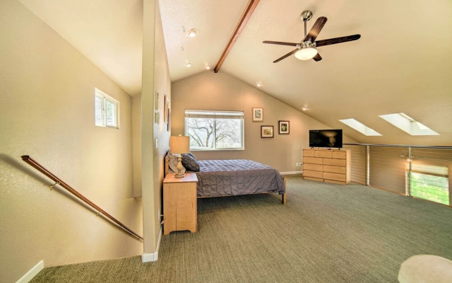 'hilltop Loft' Ukiah Vacation Rental!