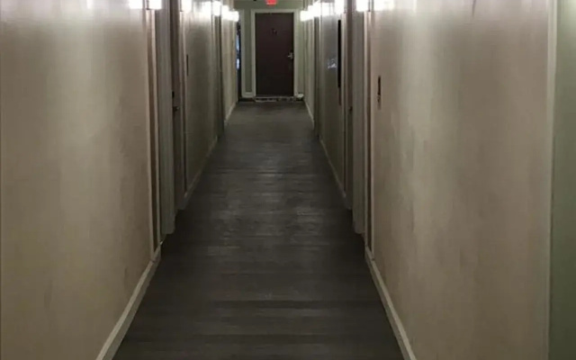 Center Lake Hotel
