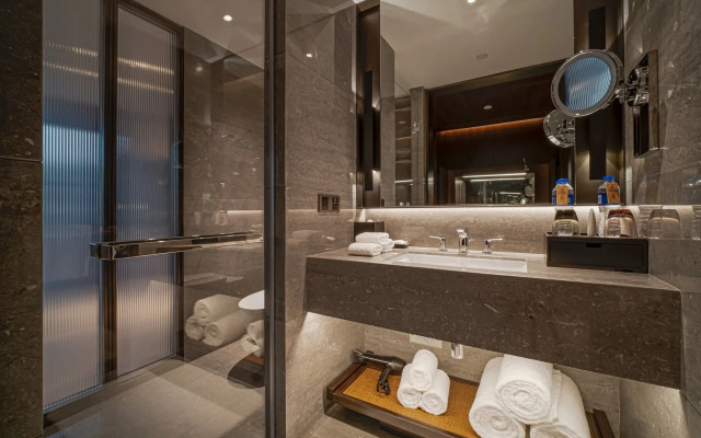 HUALUXE Hotels and Resorts Xi'an Tanghua, an IHG hotel