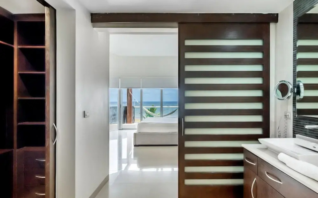 Casa Bali 2 Bedroom Condo by Redawning