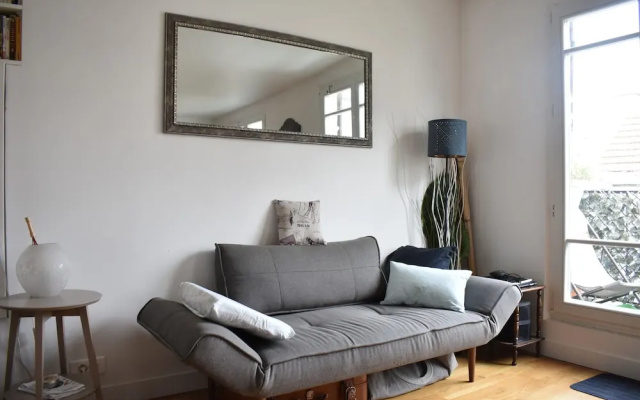 Cosy 1 Bedroom Flat in Paris With Terrace