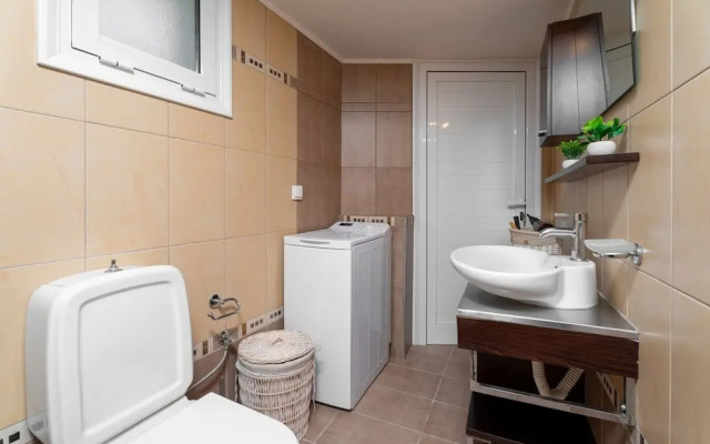 M N Luxury Apartment Sea View