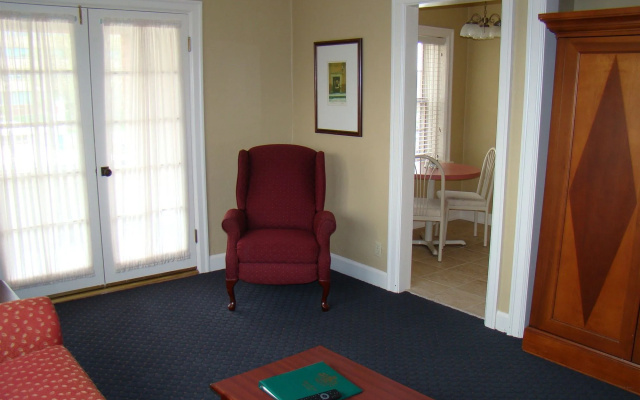Senate Luxury Suites