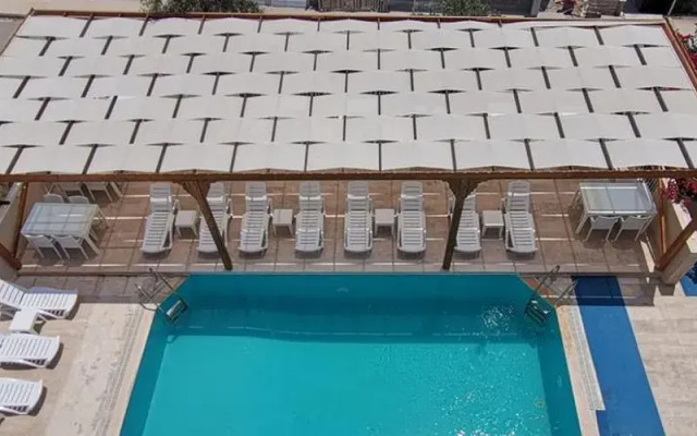 Nicer Hotel