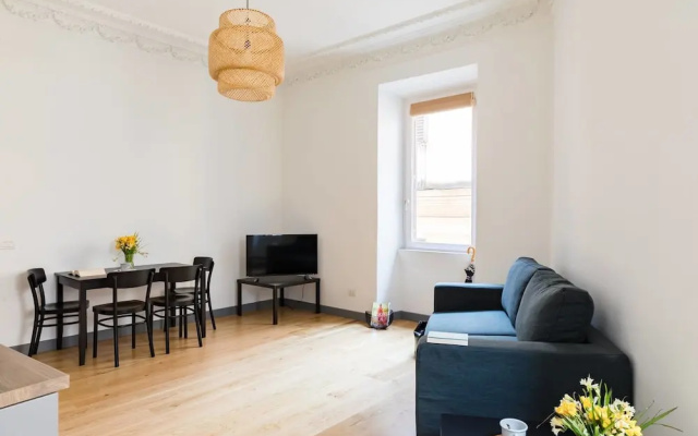 Pietra Square Residence