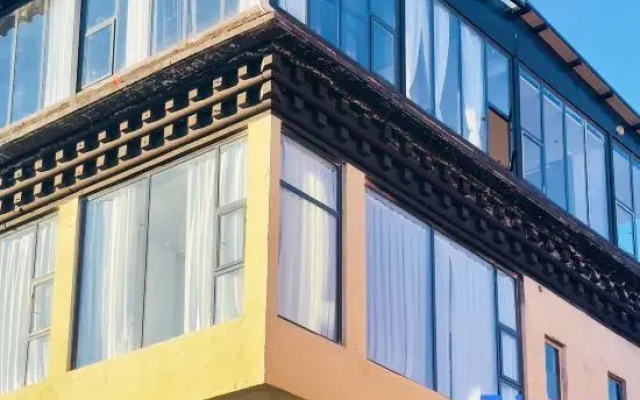 Litang Yongzong Hotel