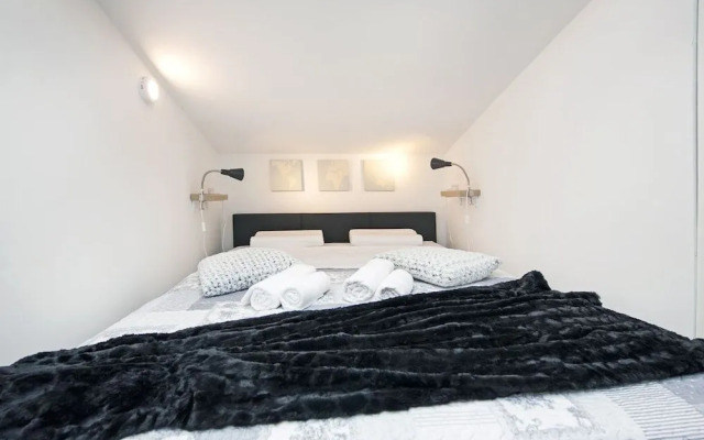Lakovich Sea View Apartments