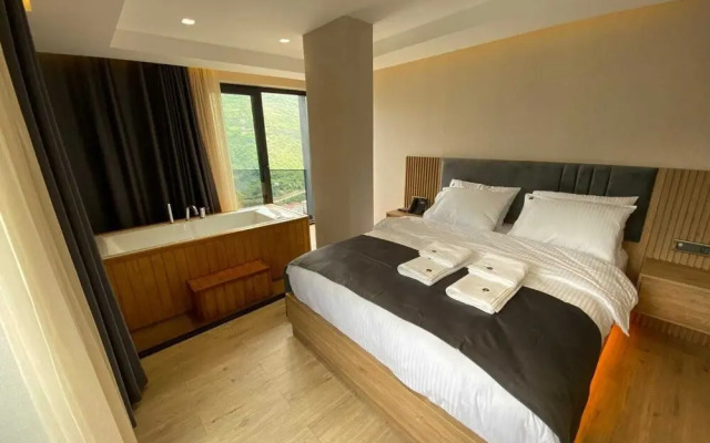 Ladur Resort Hotel