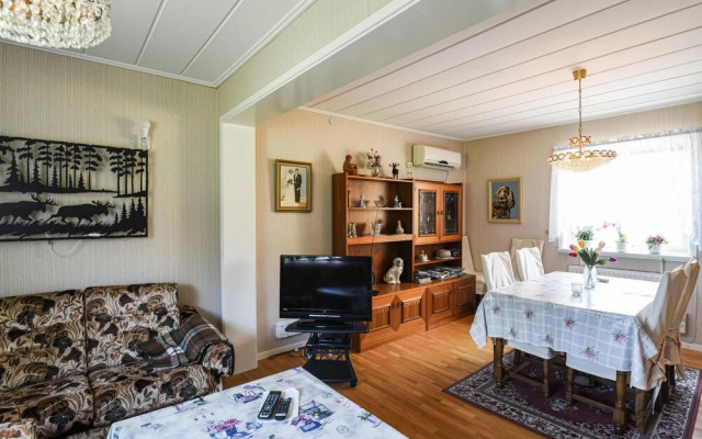 Nice Home in Vänersborg With 2 Bedrooms and Wifi