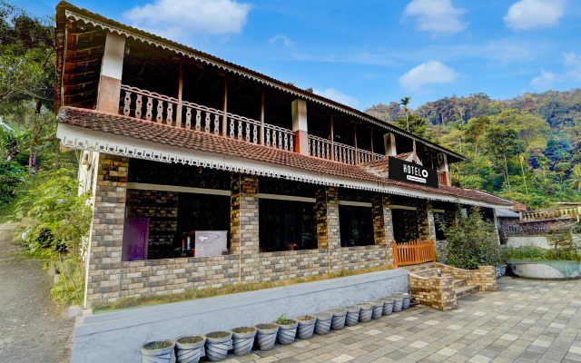 Premium Kallar Vattiyar Waterfalls Munnar