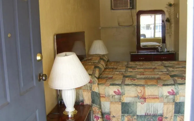 Sky Ranch Inn