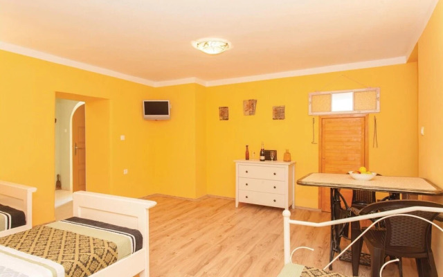 Awesome Apartment in Omisalj With