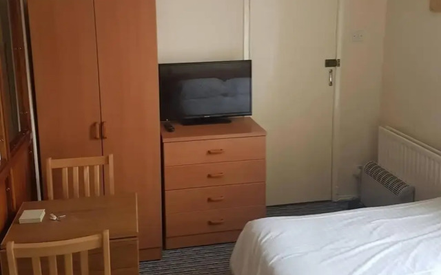 Apsley 1 Flat Sleeps 4 With Near Beach