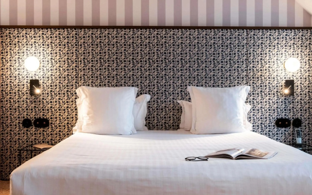 Mercure Maintenon