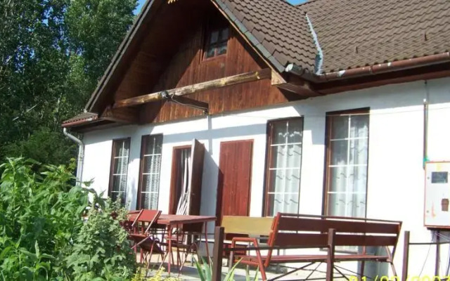 Aqua Termál Camping, Vendégházak