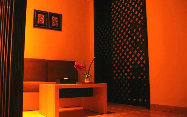 Yilai Hotel (Yantai Railway Station)