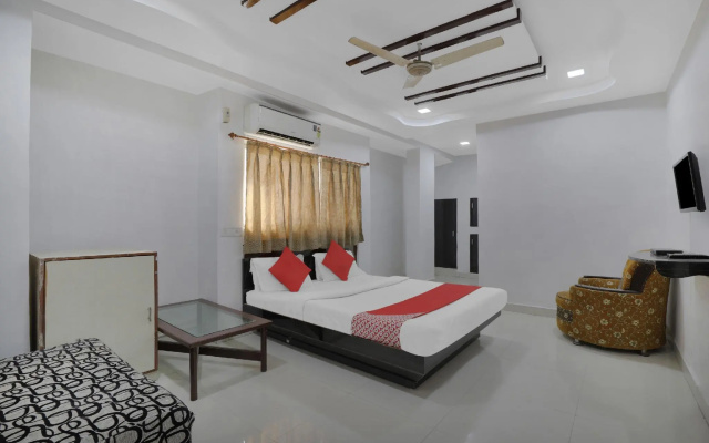 OYO Flagship 83069 Hotel Rudra Palace