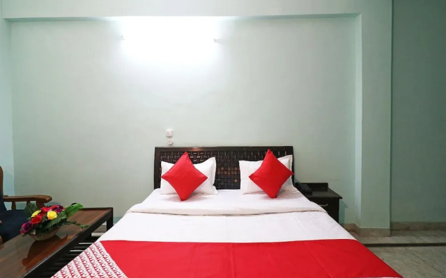 Oyo 26657 Vrindaban Guest House