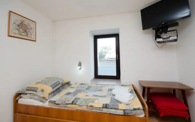 Apartments Mladen