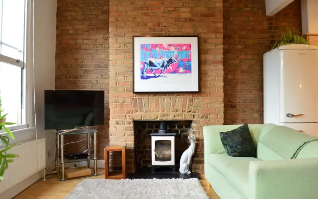 Spacious 2 Bedroom Apartment in Stoke Newington
