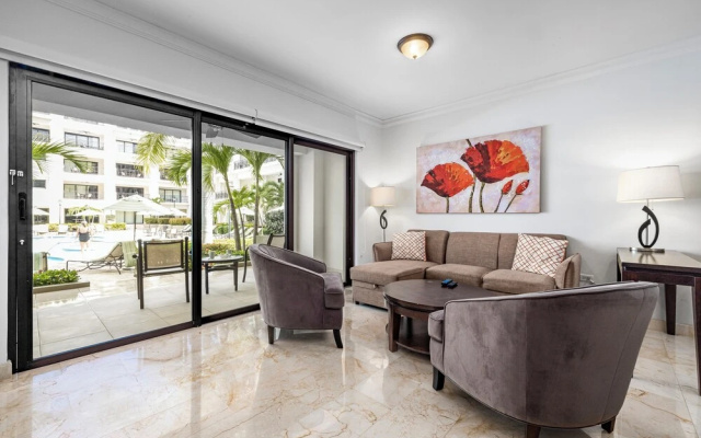 Condo 1 one bed, Palm Beach