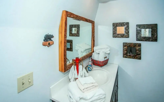 Bear Hug Hideaway