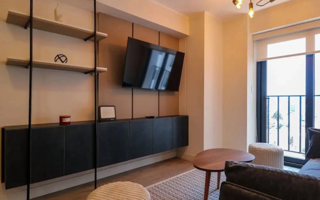 w Marvelous 2BR With Balcony in Miraflores