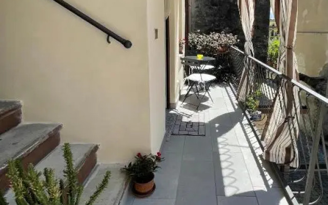 LE RONDINI - Courtyard apartment with balcony & terrace