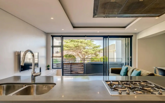 Conveniently Located Apartment in Green Point C on S