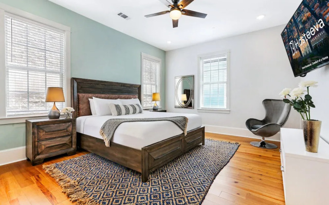 Amazing 4BR w Balcony by Hosteeva