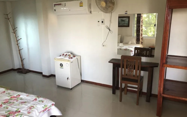 High Bar Rooms and Bungalows - Adults Only