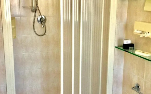 Hotel Villa Leri
