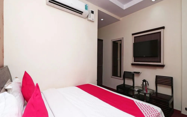 Oyo 16538 Shanti Palace