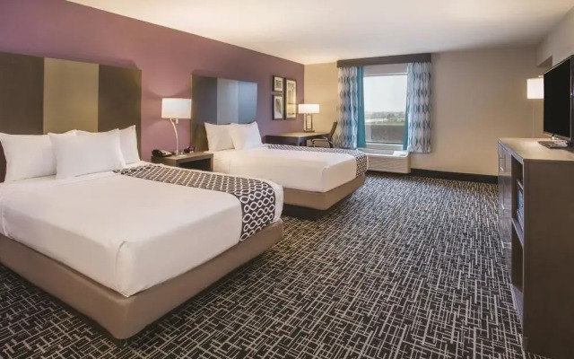 La Quinta Inn & Suites Pontoon Beach