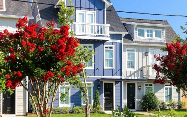 Stylish Retreat Near Germantown
