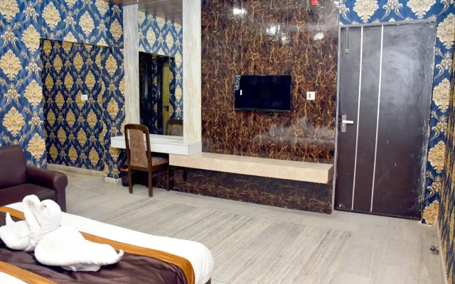 Hotel Aalishan Garden