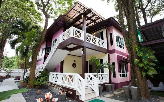 Отель Sandy House Rawai вид на фасад