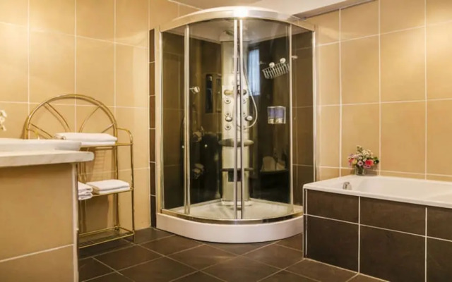 Quiet Duplex of 120 sqm in Historical Center