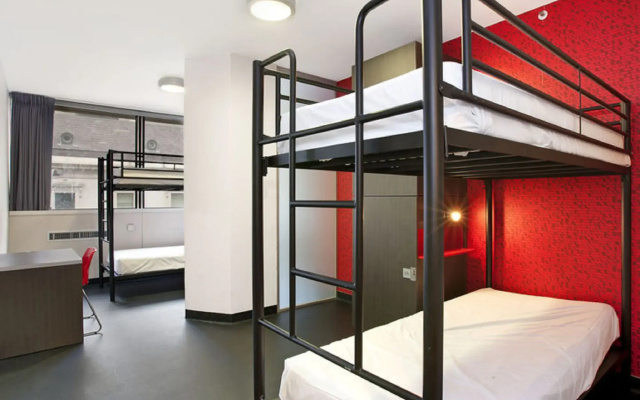 Space Hotel - Hostel