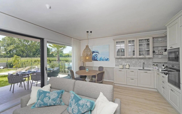 Lagolux in Sirmione With 2 Bedrooms and 2 Bathrooms