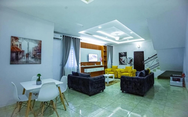 Immaculate 3-bed Duplex Apartment in Lagos