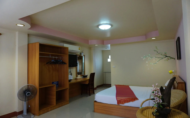 Kumkaew Tawon Palace Hotel