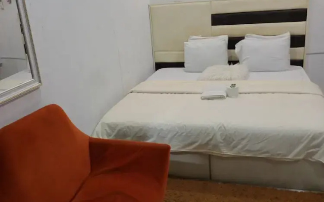 Americana Hotel