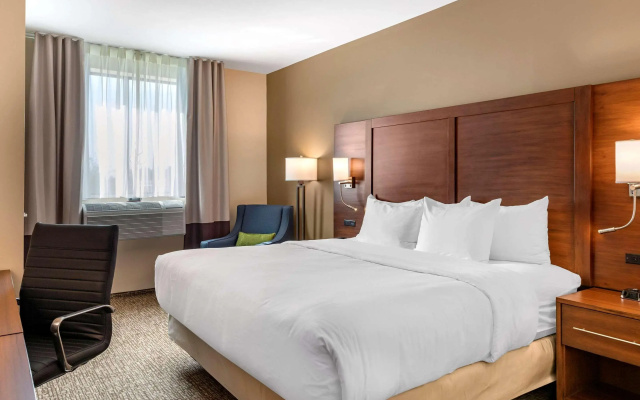 Comfort Inn & Suites Clarkston Pine Knob Area