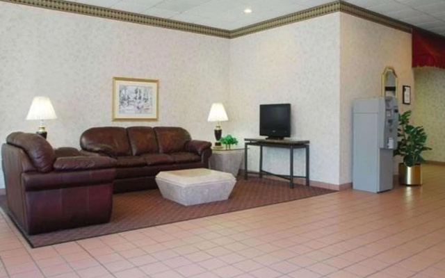 Rodeway Inn Conference Center