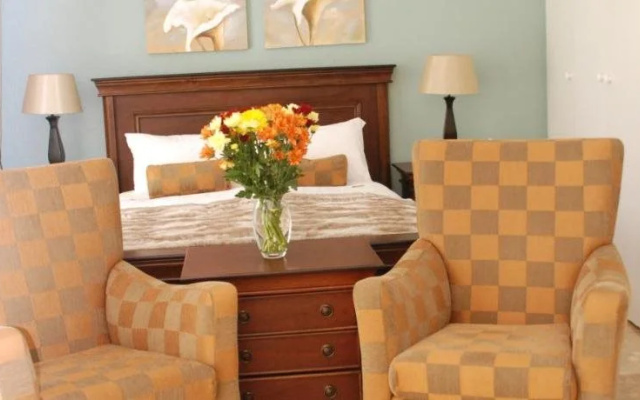 Woodmead Guest Lodge