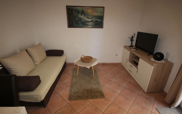 Cosy Apartment 5min to Beach Mirela Borik
