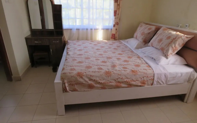 Azanza Mtwapa Holiday Home-B
