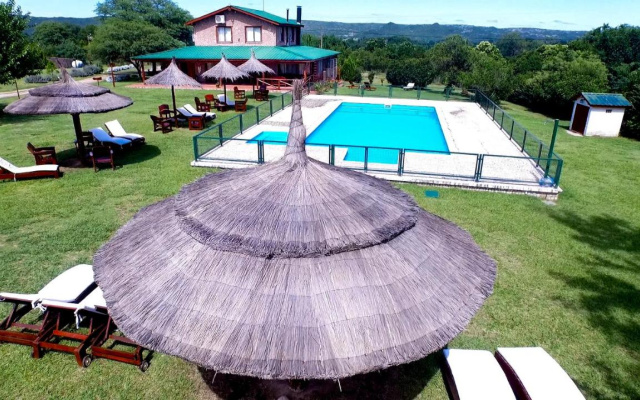 Las Cortaderas Cabañas de Tronco